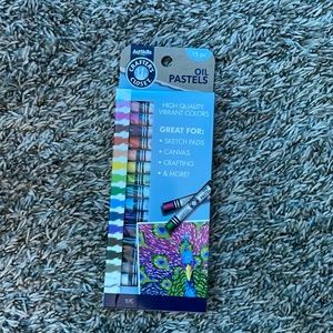 Brand-new oil pastel crayons (15 piece)